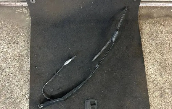Jaguar I-Pace Windshield/front glass wiper blade 