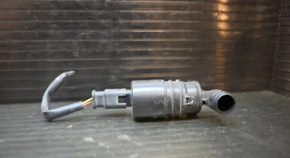 Citroen C5 Windscreen/windshield washer pump 9643447980