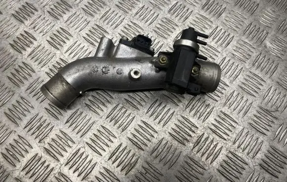 Nissan Almera N16 Engine coolant pipe/hose 310631