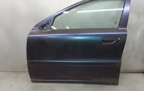 Volvo V70 Front door