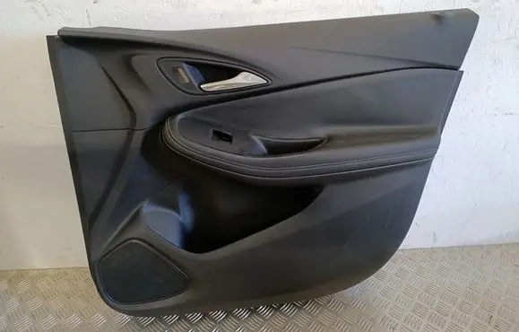 Buick Encore GX I Front door card panel trim 42730656