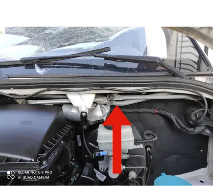 Front wiper linkage and motor