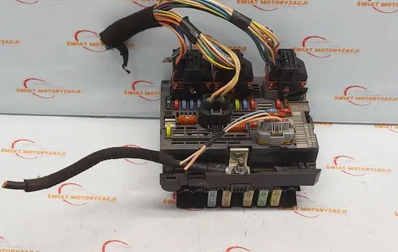 Peugeot RCZ Fuse box set 9667044980