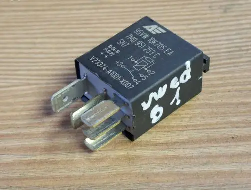Volkswagen Caddy Other relay 7M0951253C 95VW10K705EA