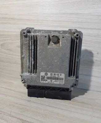 Volkswagen Golf V Engine control unit/module 03G906016CB 1039S06216 0281011900