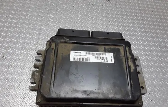 Volvo S40, V40 Engine control unit/module P30614733 S108212203A