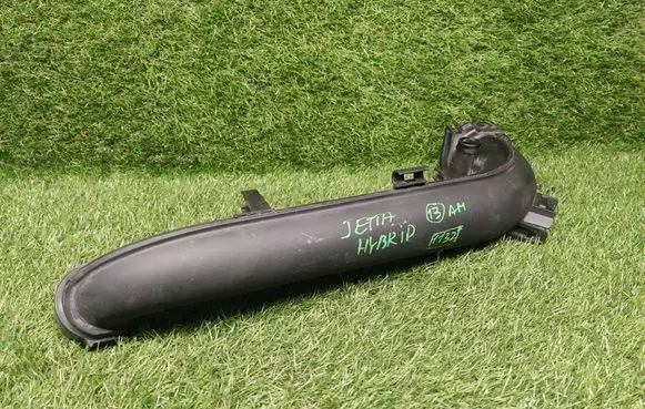 Volkswagen Jetta VI Intercooler hose/pipe 04E145673G