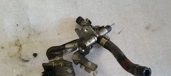 Engine coolant pipe/hose
