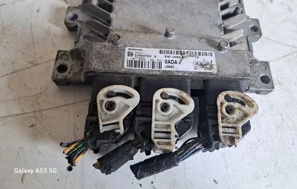 Ford Fiesta Engine control unit/module 8V2112A650ADA