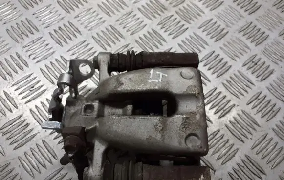 Opel Astra H Rear brake caliper