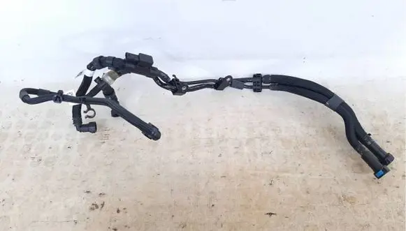 BMW X1 U11 Fuel line pipe 8472033 8472035 13538472033