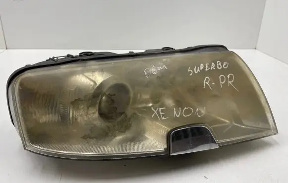 Skoda Superb B5 (3U) Headlight/headlamp 24674600R