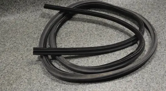 BMW 3 E46 Loading door rubber seal (on body) 