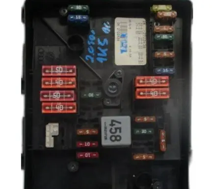 Volkswagen Golf V Fuse box set