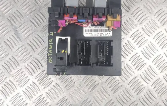 Skoda Octavia Mk2 (1Z) Comfort/convenience module 1K0937087