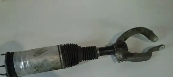 Land Rover Discovery 5 Front shock absorber/damper HY323C285BC