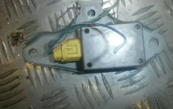 Lexus IS 200-300 Airbag deployment crash/impact sensor 8983053010