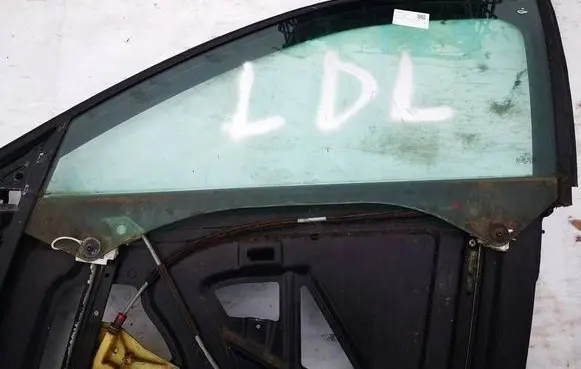 Audi A3 S3 8L Front door window glass four-door AS2