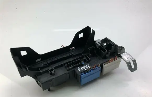 Mercedes-Benz C AMG W204 Fuse box set 016706581a F2807