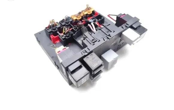 Audi A3 S3 8P Comfort/convenience module 8P0907279F F005V00519