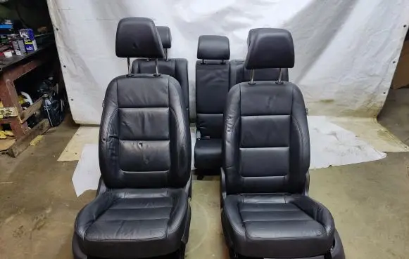 Volkswagen Tiguan Seat set 5N0881106E