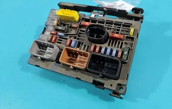 Peugeot Partner Central body control module 9675878480 IMPRK1583526