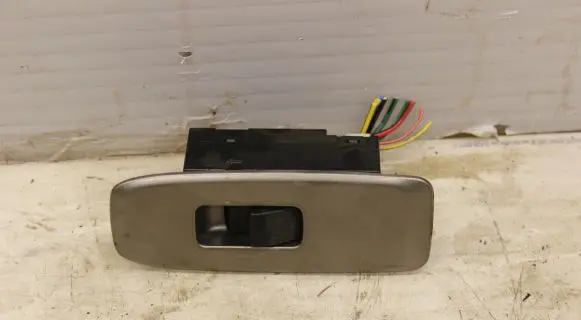 Mitsubishi Pajero Electric window control switch 8608A006