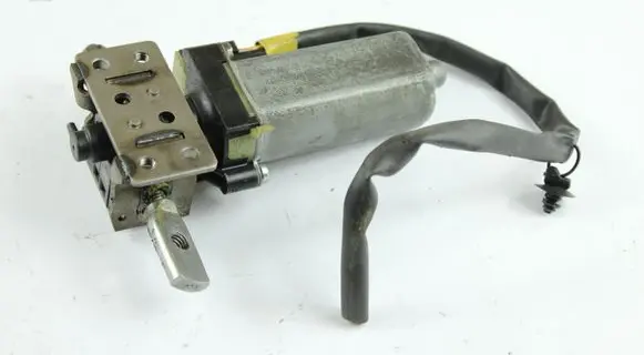 Mercedes-Benz S W221 Seat adjustment motor 0390203219