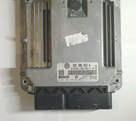 Volkswagen Golf V Engine control unit/module 03C906032Q 0261201768