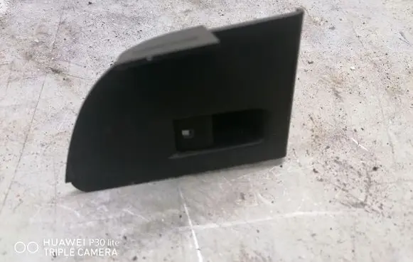 Volkswagen Golf V Electric window control switch