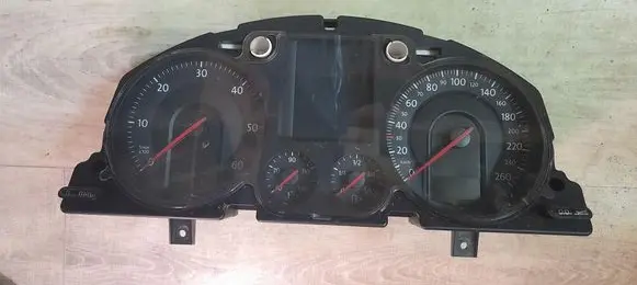 Volkswagen PASSAT B6 Speedometer (instrument cluster) 3C0