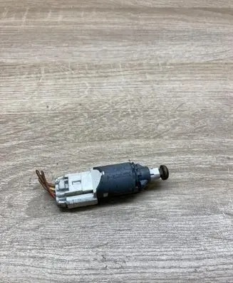 Renault Megane II Brake pedal sensor switch 82001682338B