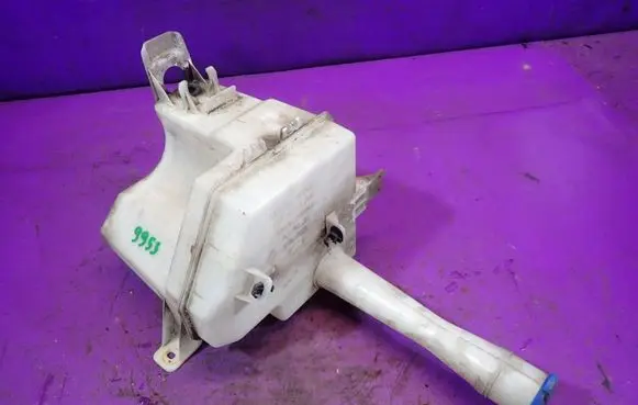 Hyundai i30 Windshield washer fluid reservoir/tank