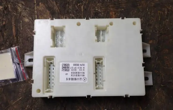 Mercedes-Benz GL X166 SAM control unit A1669004619