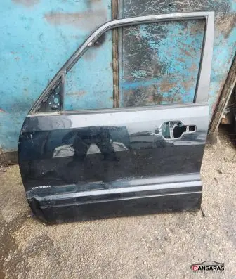 Mitsubishi Pajero Front door