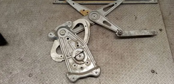 Renault Megane III Front window lifting mechanism without motor 