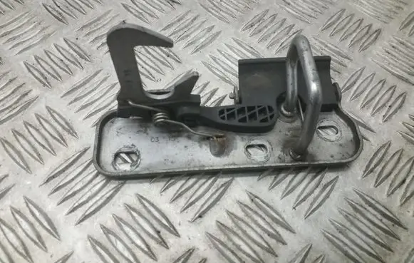 Volkswagen Golf V Engine bonnet/hood lock/latch loop/hook 1K0823480