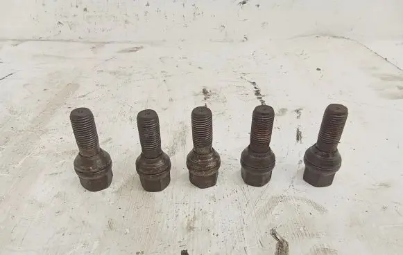 Citroen C5 Nuts/bolts 