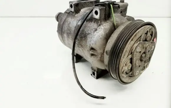 Volkswagen PASSAT B5 Air conditioning (A/C) compressor (pump) 8D0260805D 506030780 5062310500