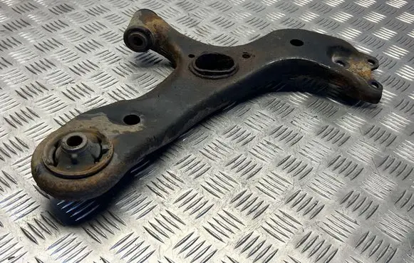 Toyota Verso Front lower control arm/wishbone