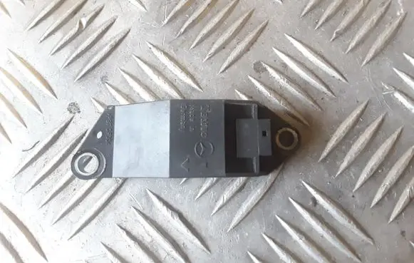 Mercedes-Benz E W211 Airbag deployment crash/impact sensor A0018209326 25571179A4