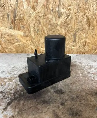 Mercedes-Benz C W203 Vacuum pump 2038000048