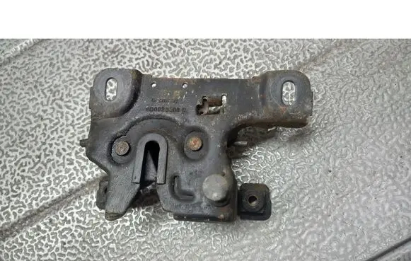 Audi A4 S4 B5 8D Engine bonnet/hood lock/catch 8D0823509C
