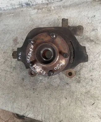 Nissan Quest Front wheel hub
