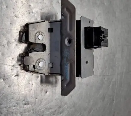 Volvo V70 Tailgate/trunk/boot lock/catch/latch 31333541