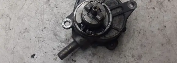 Mercedes-Benz Vito Viano W639 Vacuum pump A64623065