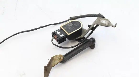 Headlight/headlamp level sensor