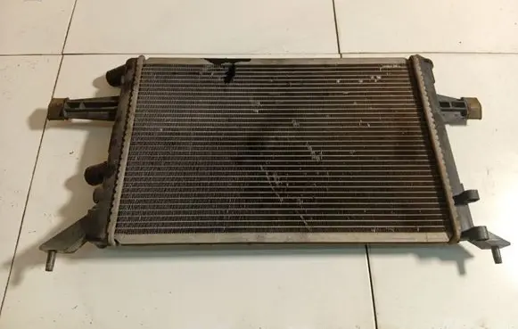 Opel Astra G Coolant radiator