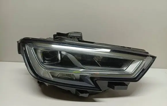 Audi A3 S3 8V Headlight/headlamp 8V0941034C