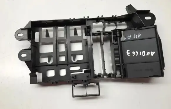 Audi A6 S6 C6 4F Fuse box cover 4F0971845